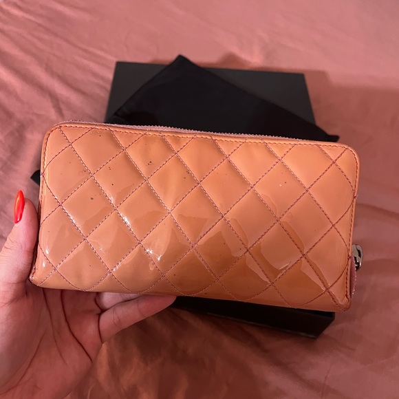 GORGEOUS CHANEL WALLET ♥️ - Picture 2 of 13